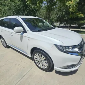 Mitsubishi Outlander 2022