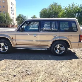 Mitsubishi Pajero 1993