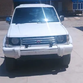 Mitsubishi Pajero 1993