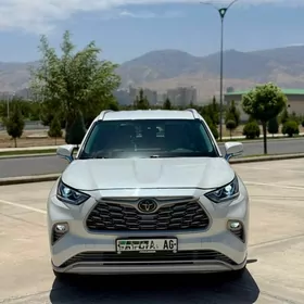 Toyota Highlander 2020