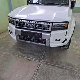 Toyota Land Cruiser Prado 2025