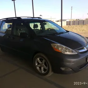 Toyota Sienna 2008