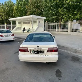 Nissan Sunny 2001