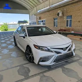 Toyota Camry 2020