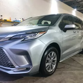 Toyota Sienna 2022