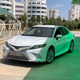 Toyota Camry 2018