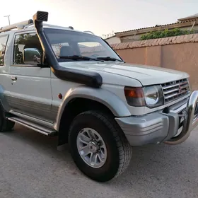 Mitsubishi Pajero 1993