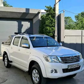 Toyota Hilux 2012