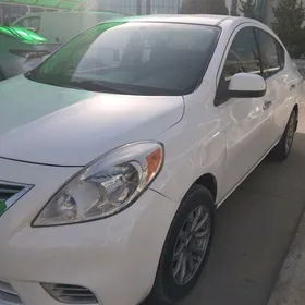 Nissan Versa 2012