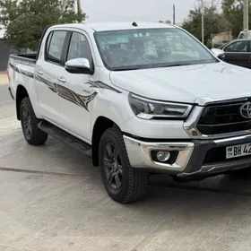 Toyota Hilux 2024