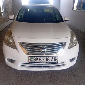 Nissan Versa 2012