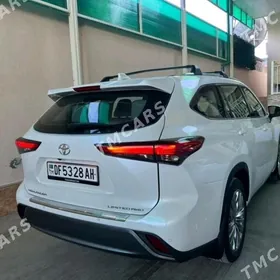 Toyota Highlander 2022