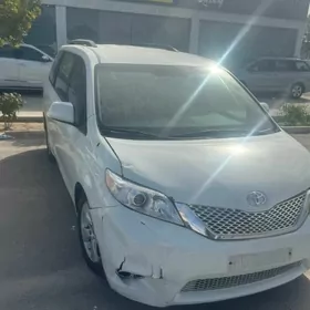 Toyota Sienna 2011