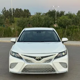 Toyota Camry 2020