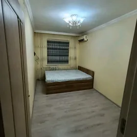 11Mkr Aýtakow Kia sentriň öňi