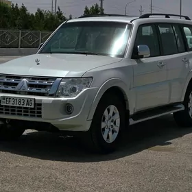 Mitsubishi Pajero 2014