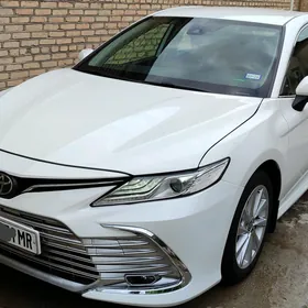 Toyota Camry 2021
