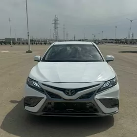 Toyota Camry 2021