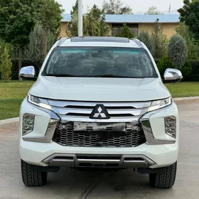 Mitsubishi Montero Sport 2023