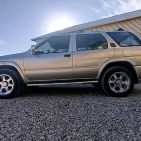 Nissan Pathfinder 2001