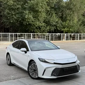 Toyota Camry 2025