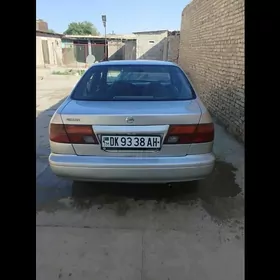 Nissan Sunny 1997