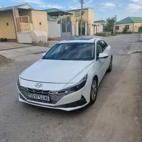 Hyundai Elantra 2021