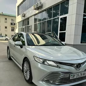Toyota Camry 2018