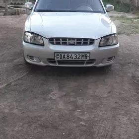 Hyundai Accent 2001