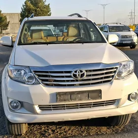 Toyota Fortuner 2012