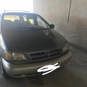 Toyota Sienna 1999