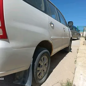 Toyota Innova 2006