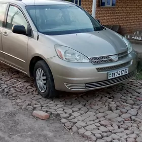 Toyota Sienna 2004