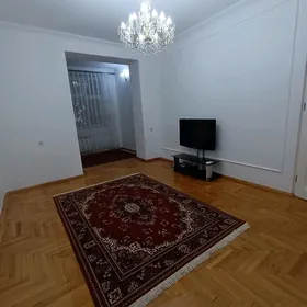 3 ком, 1 этаж, центр