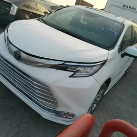 Toyota Sienna 2022
