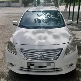 Nissan Versa 2012
