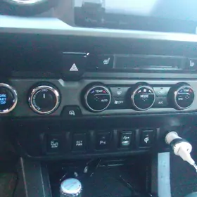 Toyota Tacoma 2017