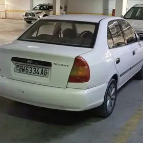Hyundai Accent 2000
