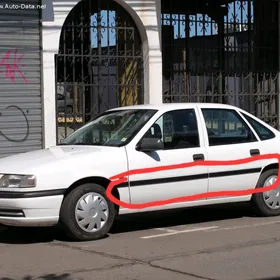 Vectra A moldinglary