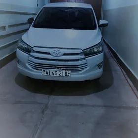 Toyota Innova 2020