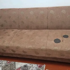 DIVAN