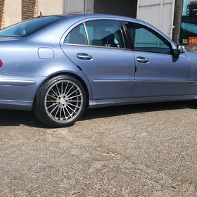 Mercedes-Benz E320 2004