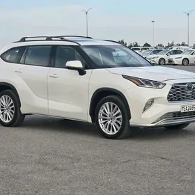 Toyota Highlander 2021