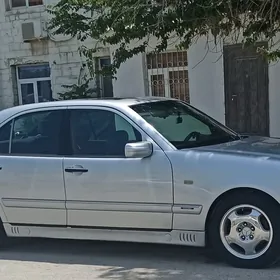 Mercedes-Benz E320 1996