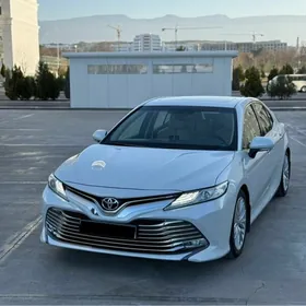 Toyota Camry 2020