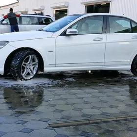 Mercedes-Benz C350 2009