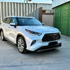 Toyota Highlander 2022