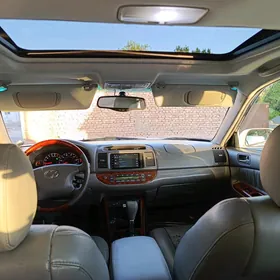 Toyota Camry 2004