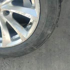 16diska teker bilen