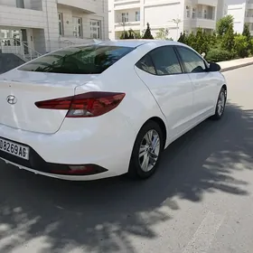 Hyundai Elantra 2020